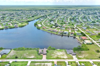 401 NW 24th Ter, Cape Coral, FL 33993 — 20 of 37
