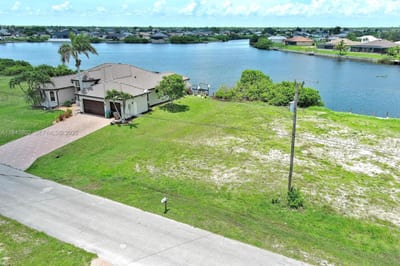 401 NW 24th Ter, Cape Coral, FL 33993 — 6 of 37
