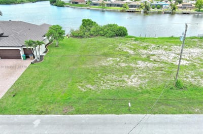 401 NW 24th Ter, Cape Coral, FL 33993 — 8 of 37