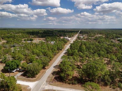 439 Avenida Del Sur, Clewiston, FL 33440 — 25 of 40