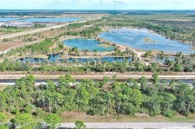 1261 Naples Ave S, Fort Myers, FL 33913 — 19 of 33