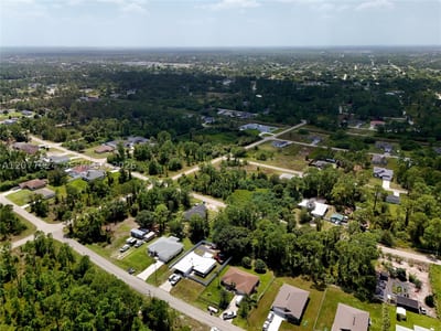 523 Summit Ave, Lehigh Acres, FL 33974 — 35 of 59