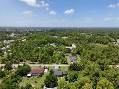 811 Edison Ave, Lehigh Acres, FL 33972 — 12 of 61