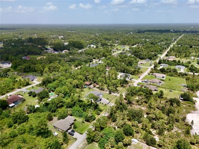 811 Edison Ave, Lehigh Acres, FL 33972 — 17 of 61