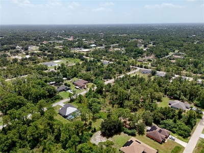 811 Edison Ave, Lehigh Acres, FL 33972 — 27 of 61