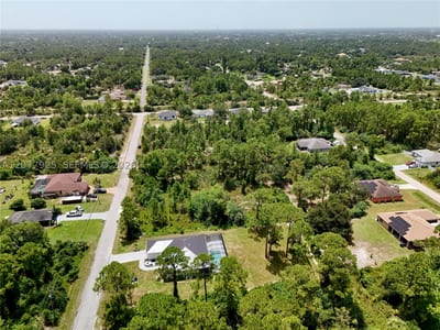 811 Edison Ave, Lehigh Acres, FL 33972 — 42 of 61