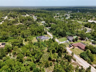 811 Edison Ave, Lehigh Acres, FL 33972 — 47 of 61