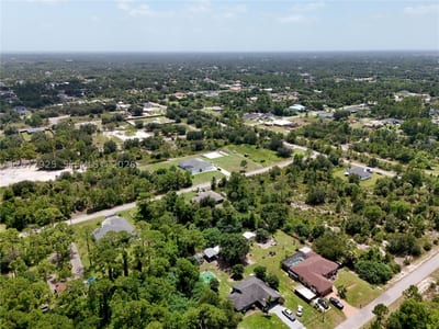 811 Edison Ave, Lehigh Acres, FL 33972 — 8 of 61