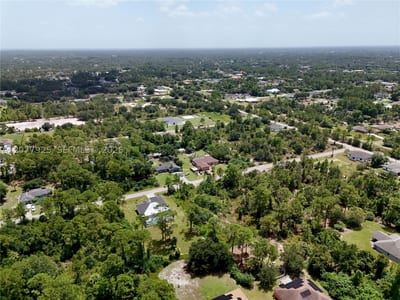 811 Edison Ave, Lehigh Acres, FL 33972 — 9 of 61