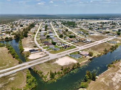 900 Vogiantzis Pkwy, Cape Coral, FL 33909 — 11 of 43