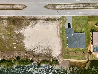 900 Vogiantzis Pkwy, Cape Coral, FL 33909 — 13 of 43