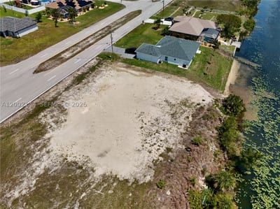 900 Vogiantzis Pkwy, Cape Coral, FL 33909 — 19 of 43