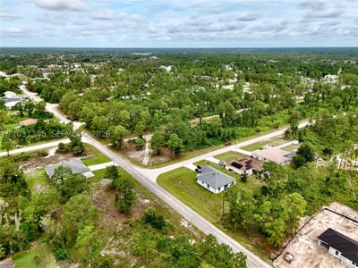 721 Pinecastle Dr, Lehigh Acres, FL 33974 — 11 of 34