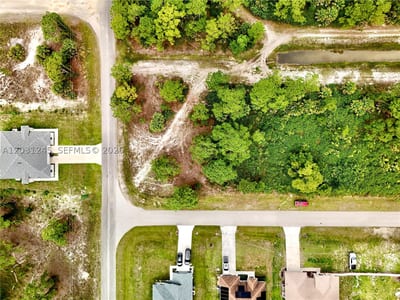 721 Pinecastle Dr, Lehigh Acres, FL 33974 — 4 of 34