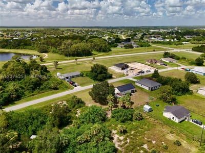 2038 S Montana Cir, La Belle, FL 33935 — 21 of 56