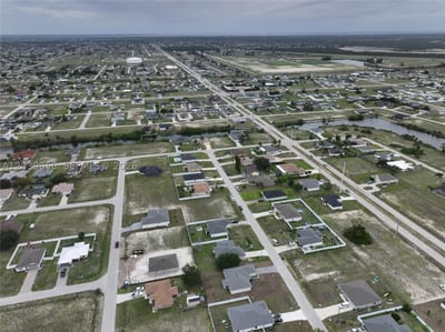 530 NW 23rd Ter, Cape Coral, FL 33993 — 10 of 34