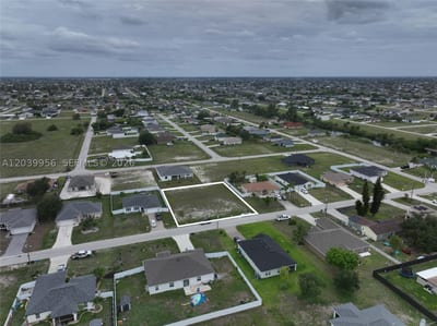 530 NW 23rd Ter, Cape Coral, FL 33993 — 22 of 34