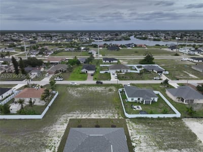 530 NW 23rd Ter, Cape Coral, FL 33993 — 28 of 34