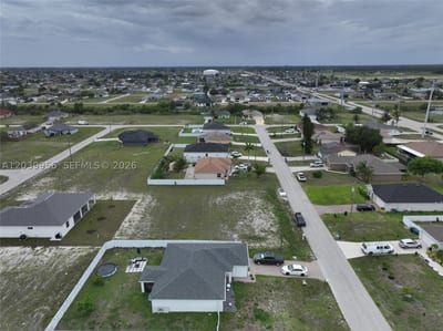 530 NW 23rd Ter, Cape Coral, FL 33993 — 30 of 34