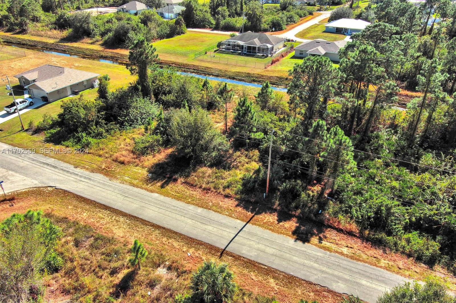 844 Carbon St E, Lehigh Acres, FL 33974 — 9 of 17
