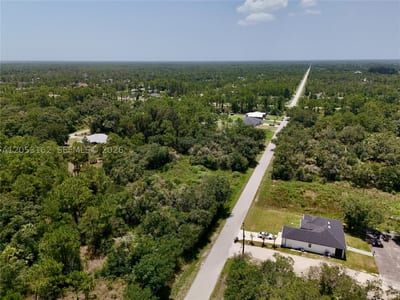 1210 Mcarthur Ave, Lehigh Acres, FL 33972 — 4 of 30