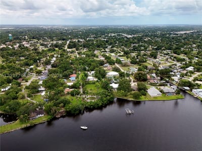 304 Royal Palm Park Rd, Fort Myers, FL 33905 — 8 of 21
