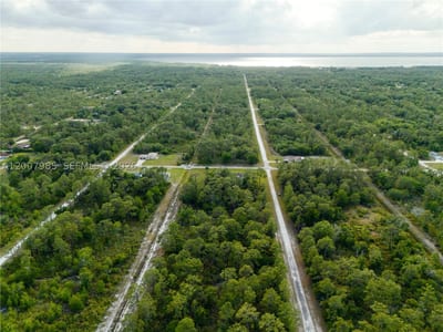 Hibiscus Dr, FL 33855 — 16 of 22