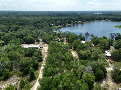 225 Mirror Lk Dr, FL 32148 — 9 of 17