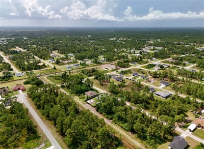 1114 Craft St E, Lehigh Acres, FL 33974 — 8 of 45